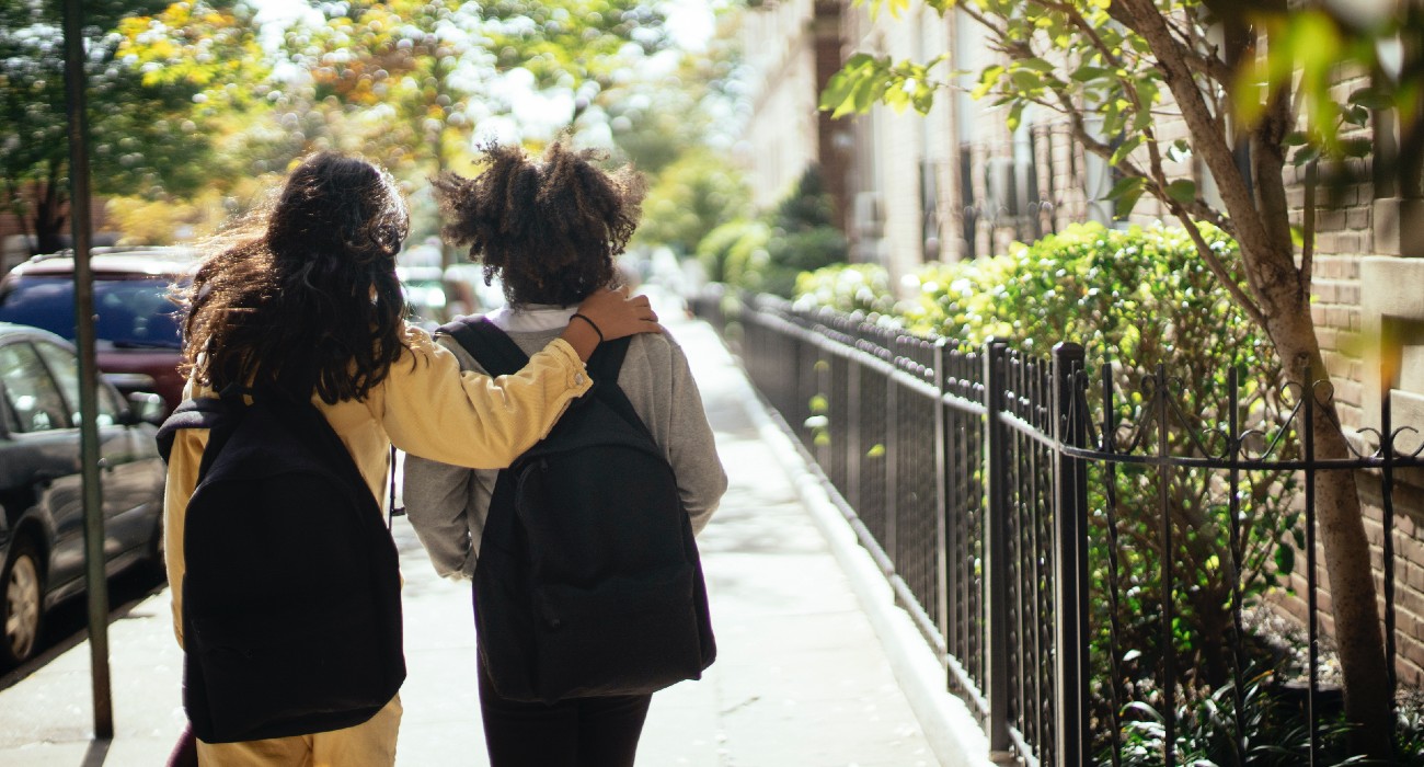 Zainetto a scuola: come scegliere il più adatto e alcuni consigli per evitare problemi alla schiena zaino-per-la-scuola-come-scegliere_fisiogroup-roma